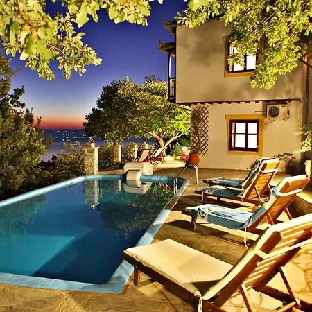 Villa Maria O *
